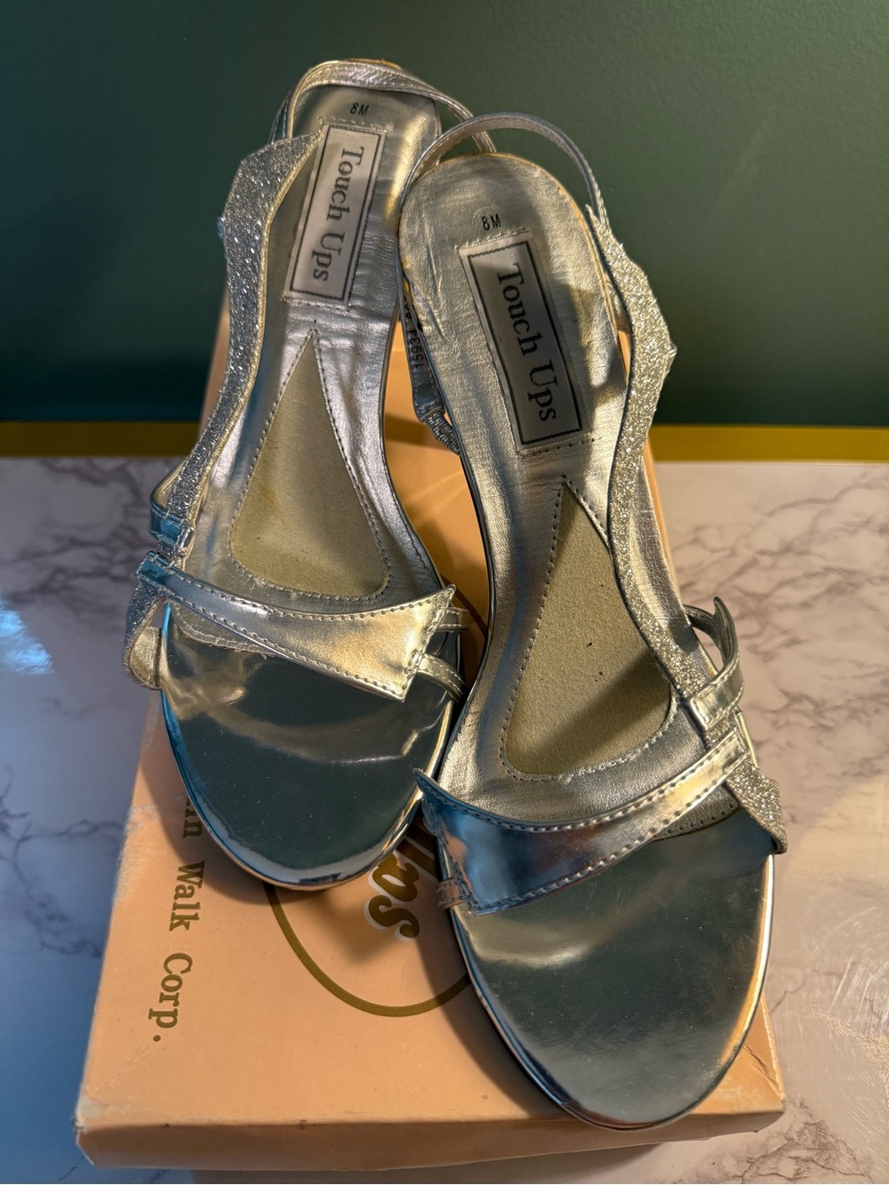 Touch Ups By Benjamin Walk NIB Carly Sandal Silver Slingback